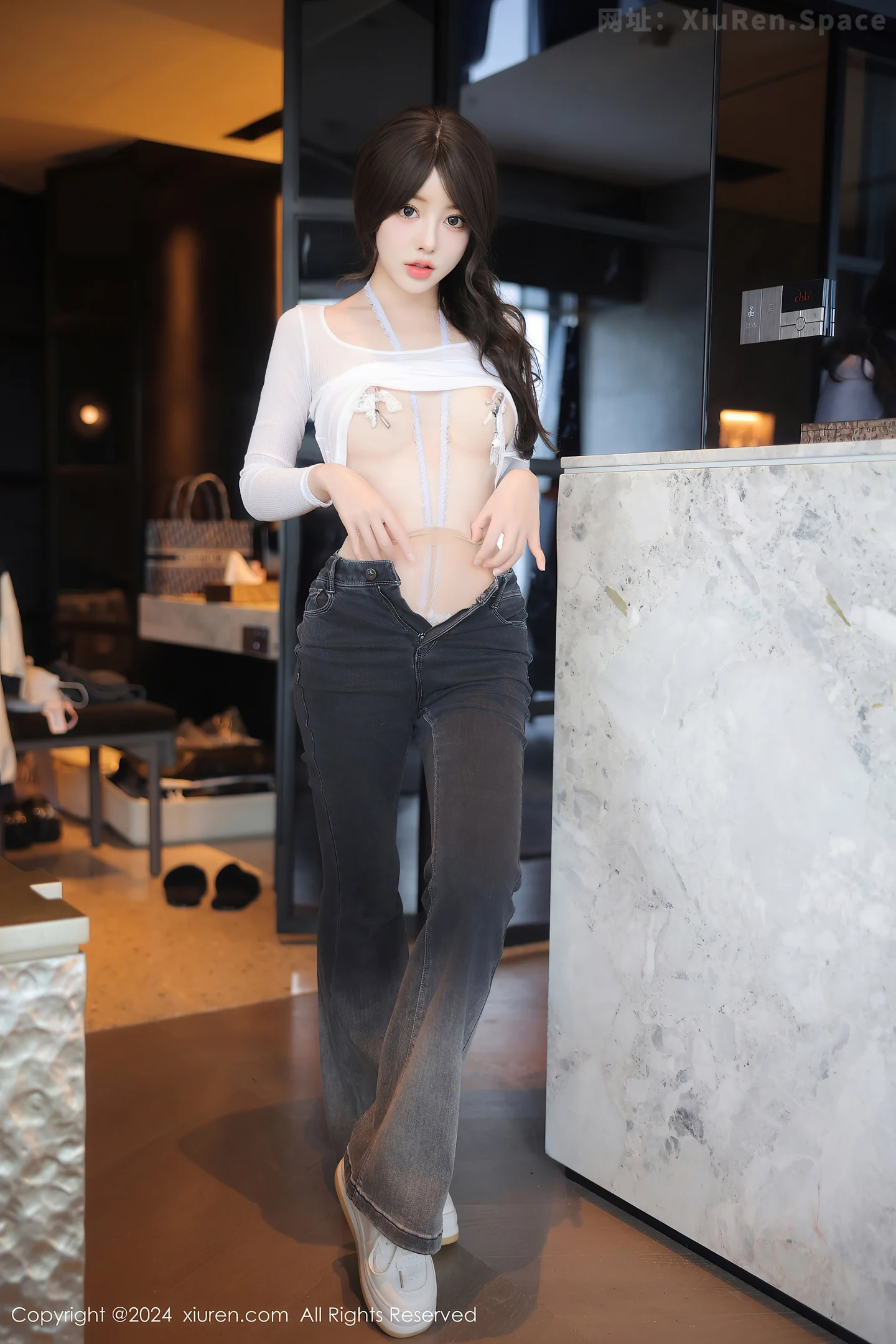 图片[6]-[XiuRen秀人网] VOL.9524 模特桃妖夭性感白T配牛仔裤露白色情趣内衣秀惹火身材诱惑写真89P-秀人网官方网站